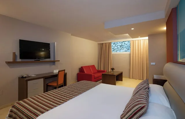 Relax, Junior Suite, Double Bed, No View, Sofa، MS Aguamarina Costa del Sol 3/4