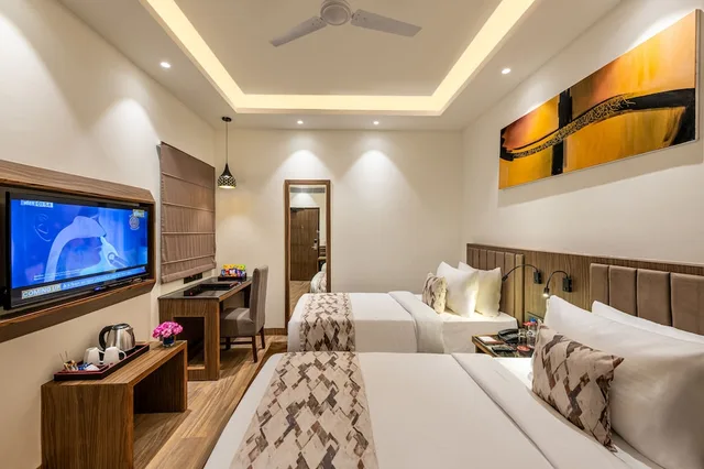 غرفة ديلوكس بسريرين منفصلين، Lords Eco inn Dehradun 2/3