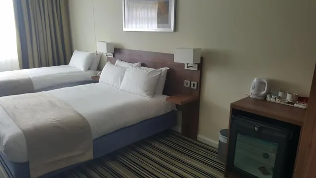 غرفة بسرير مزدوج وسرير فردي لذوي الإعاقة، Holiday Inn Derby Nottingham M1 J25 1/6