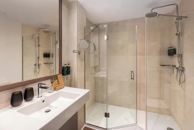The Level, Twin Beds، Melia Madrid Serrano 9/10