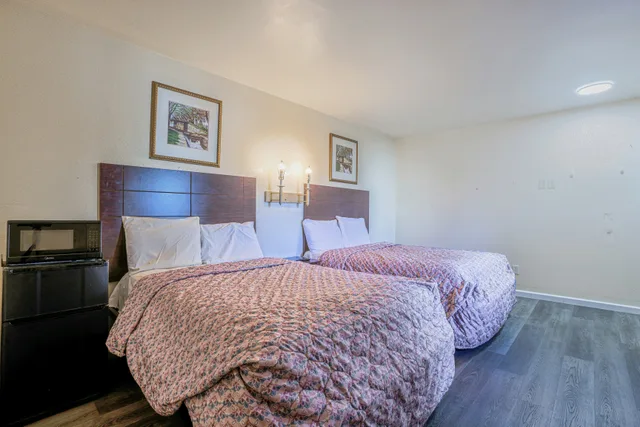 غرفة بسريرين مزدوجين، Whispering Pines by Hotel O Whitestone VA 4/5