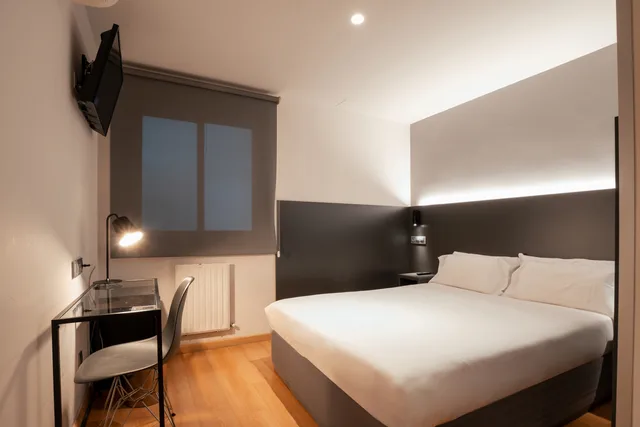 غرفة قياسية بسرير مزدوج أو سريرين منفصلين، Hotel Sancho Ramirez Formerly Tryp Sancho Ramirez 2/3