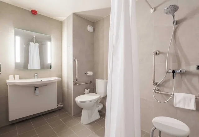 غرفة بسرير مزدوج لذوي الإعاقة، B&B Hotel Troyes Centre 3/3