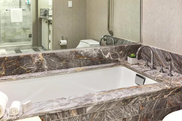 Junior Suite, 2 Queen Beds, Pool Side, Conrad Fort Lauderdale Beach 5/7