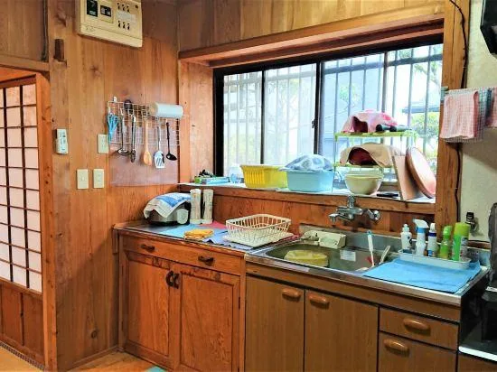 غرفة عائلية، Yakusugi House 1/1