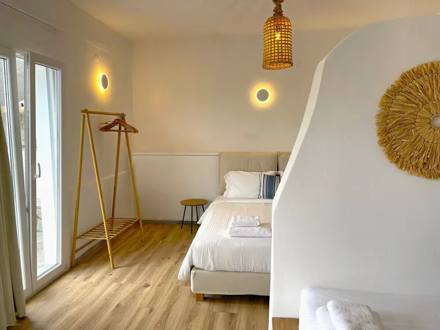 Flatlet, Queen Bed, Village View, 2 Sofa, Ground Floor، Adonis Hotel Studios & Apartments 4/10