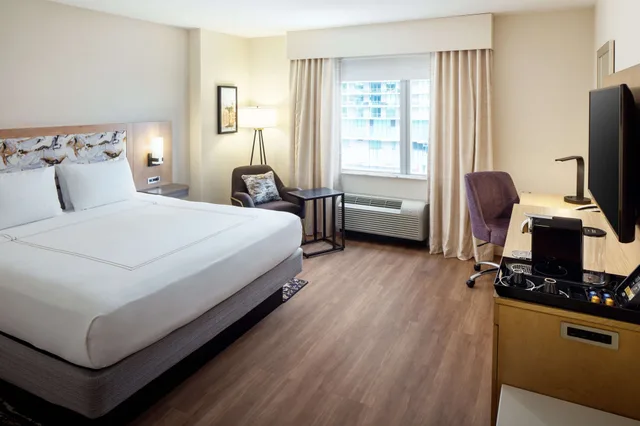 غرفة إليت بسرير كينج، Hampton Inn Suites By Hilton Miami Brickell Downtown 4/8