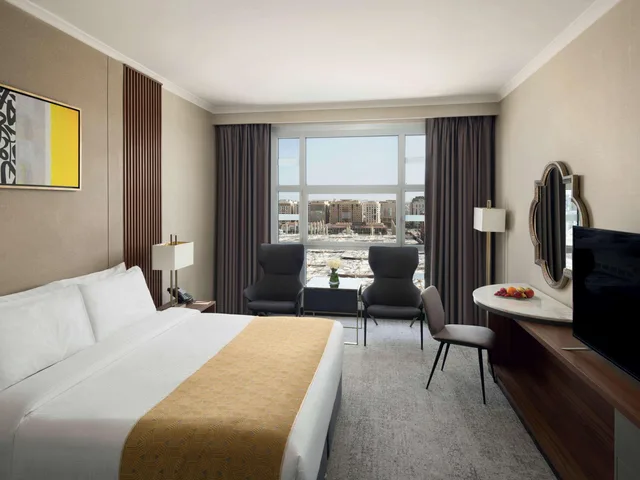 جناح تنفيذي بسرير كينج بغرفتي نوم، أنوار المدينة موفنبيك(Anwar Al Madinah Movenpick) 3/8