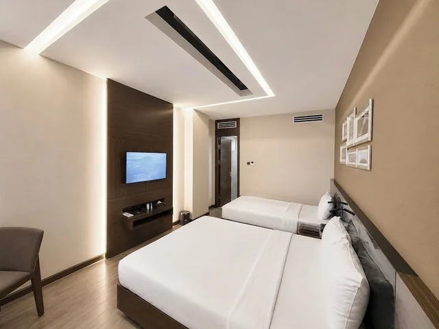 Deluxe, Triple, 1 Double and 1 Single Bed, QUEEN ANN HOTEL 8/10