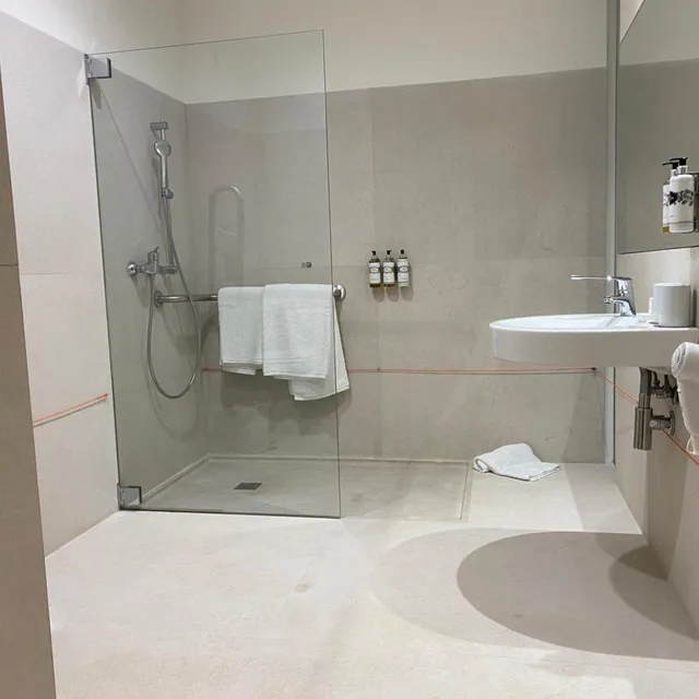Twin Room Reduced Mobility، Montebelo Mosteiro de Alcobaca Historic Hotel 5/8