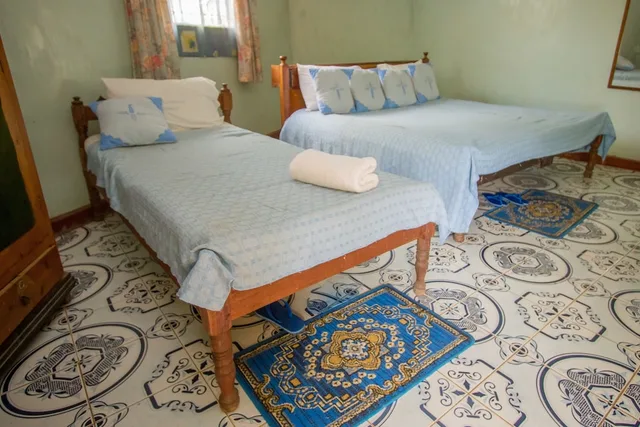 جناح بسرير كوين، Engo Airport Resort Kitale 1/2