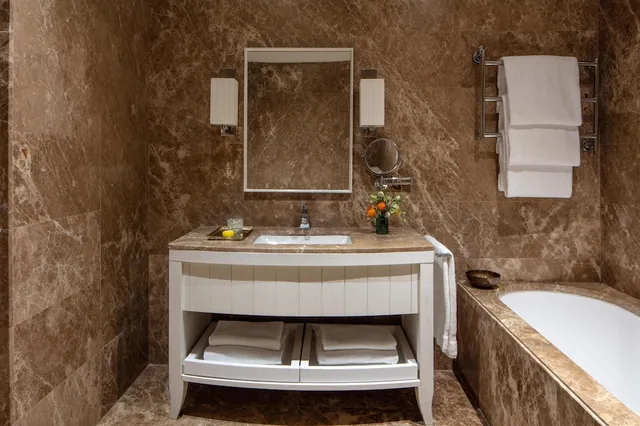 جناح جونيور بسرير مزدوج بإطلالة على البحر بشرفة بجاكوزي، Anantara Convento di Amalfi Grand Hotel 4/5