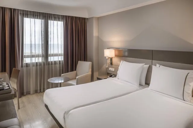 غرفة بسريرين منفصلين بإطلالة على البحر، Ac Hotel Iberia Las Palmas By Marriott 3/10