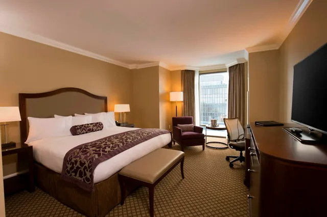 Water, King Bed، The Edgewater 1/2