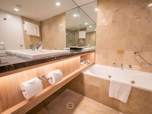 Suite, King Bed, Bay View، The Brighton Hotel Sydney - Mgallery Collection 3/3