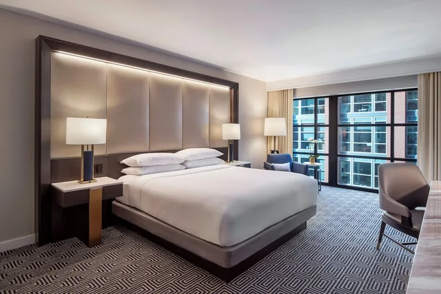 غرفة كلاسيكية بسرير كينج، InterContinental Washington D.C. - The Wharf, an IHG Hotel 2/3