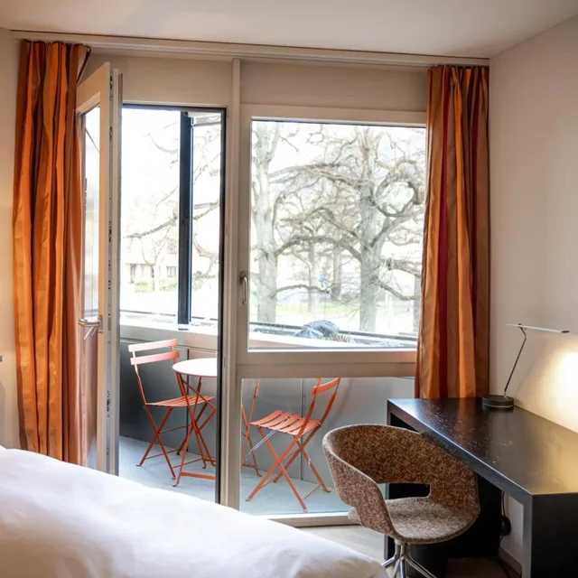 Room, King Bed, Hotel Seepark Thun 10/10