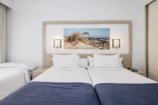 غرفة ثلاثية بسريرين منفصلين، Hotel Spa Cadiz Plaza 2/6