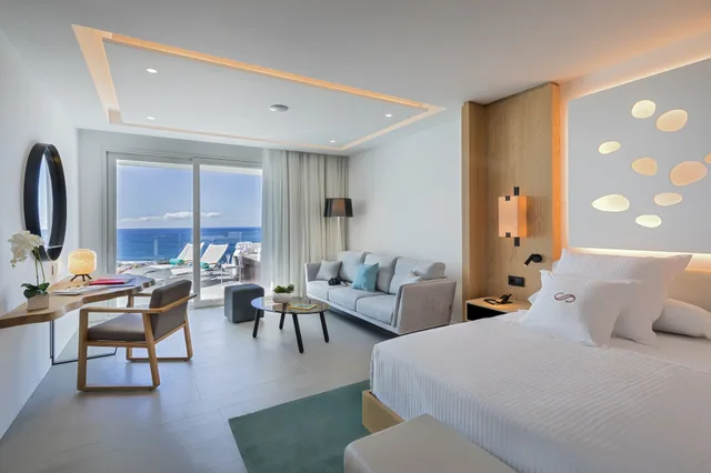 Junior Suite, King Bed, Ocean Front, Hot Tub، Royal Hideaway Corales Beach, part of Barcelo Hotel Group - Adults Only 1/3
