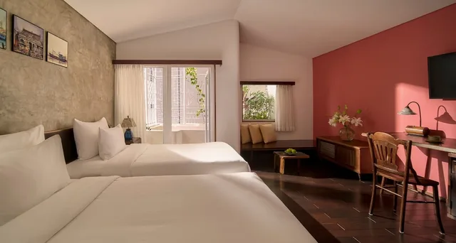 Serene Corner Balcony Twin Room، The Myst Dong Khoi 3/10