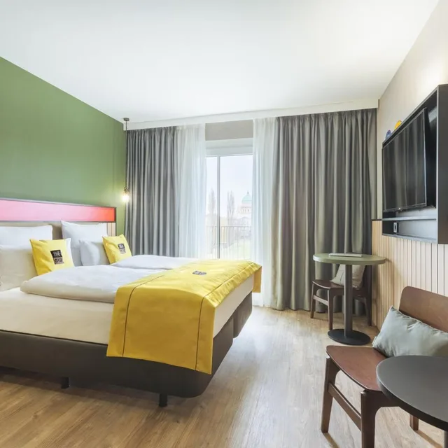 Premium, King Bed, Queen Bed, Kitchenette, Holiday Inn - the niu, Amity Potsdam by IHG 2/10