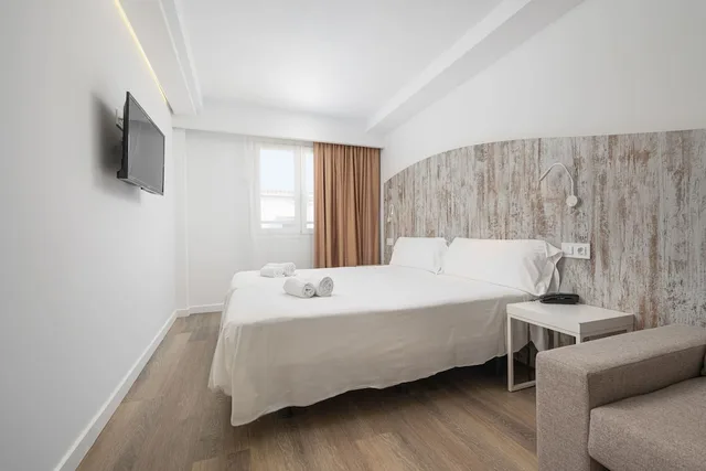 جناح جونيور بسريرين منفصلين مع أريكة، WelikeHotel Triton beach 1/10