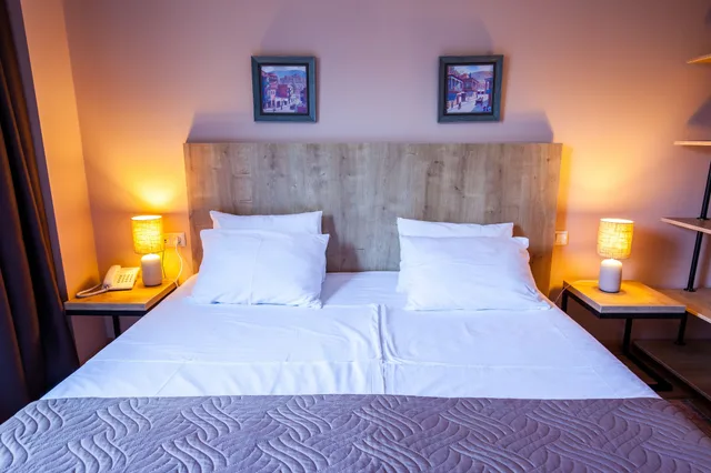 غرفة قياسية بسرير كوين بإطلالة على المدينة بشرفة، Hotel N16 4/7