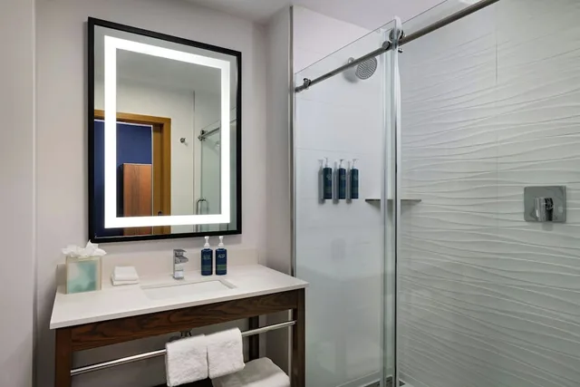 Deluxe, Multiple Beds، Four Points by Sheraton Austin Airport 5/5