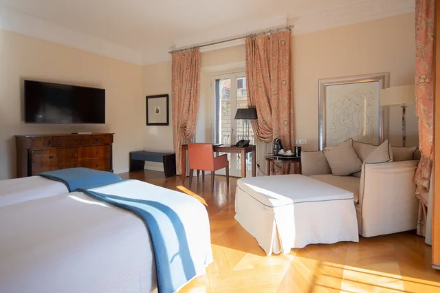 Junior Suite, Studio, King Bed, Rose Garden Palace 6/9