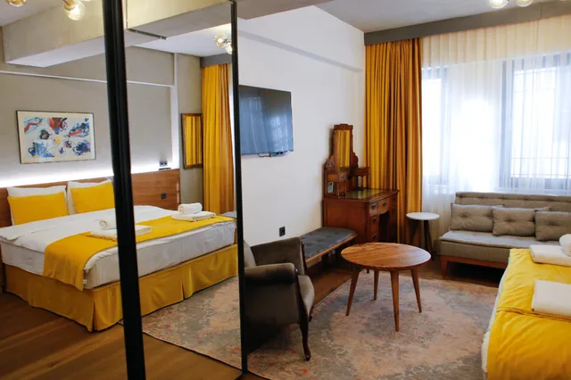 غرفة جونيور عائلية، Aleksandr Pera Hotel 4/4
