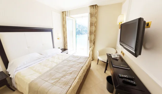 غرفة سوبيريور بسرير مزدوج بإطلالة على البحر، Hotel Miramare and Spa 4/5