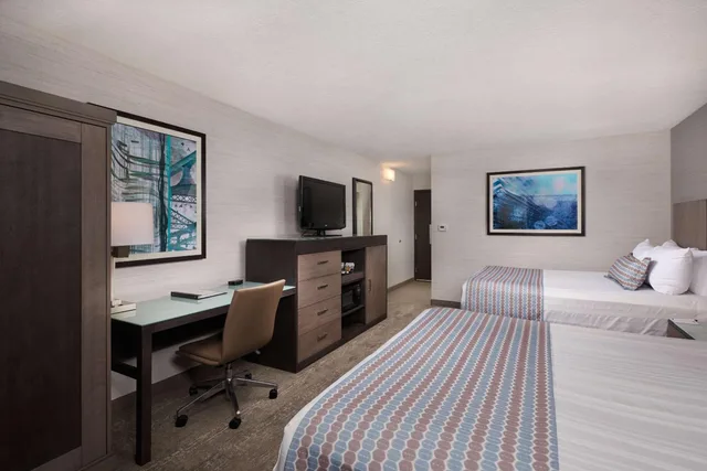 Room, 2 Queen Beds, Ocean View, Bathtub, Accessible, Best Western Plus Agate Beach Inn 3/4