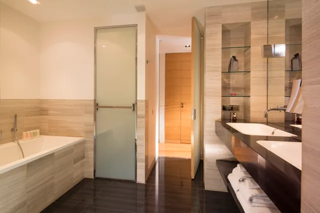 Prestige, Eiffel View، Hotel Marignan Champs Elysees 3/3