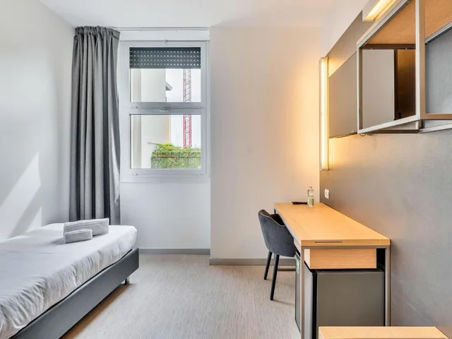 غرفة بسرير كوين، B&B Hotel Milano Aosta 1/3