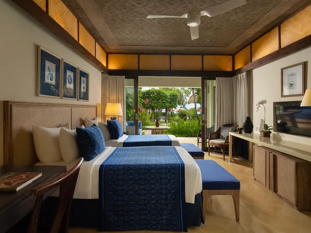 جناح بسرير كينج بإطلالة جزئية على البحر، Sudamala Resorts Senggigi 1/1