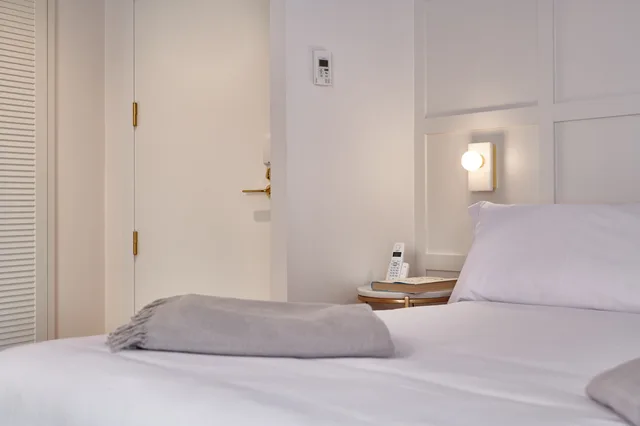 غرفة قياسية بسرير كوين، COSMO HOTEL Y BAR 3/8