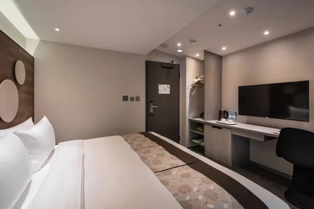 Standard, King Bed, Green World Hotel Songshan 1/6