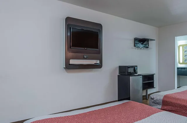غرفة رباعية لذوي الإعاقة، Motel6 Texarkana, AR 4/8
