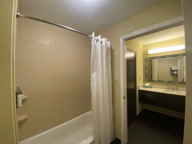 جناح بسرير كينج بغرفتي نوم بمطبخ، Staybridge Suites Syracuse Liverpool 7/7