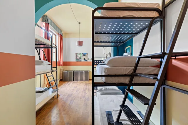 Female Dorm, Female Only, 6 People, 6 Beds، Ostello Bello Firenze 1/1
