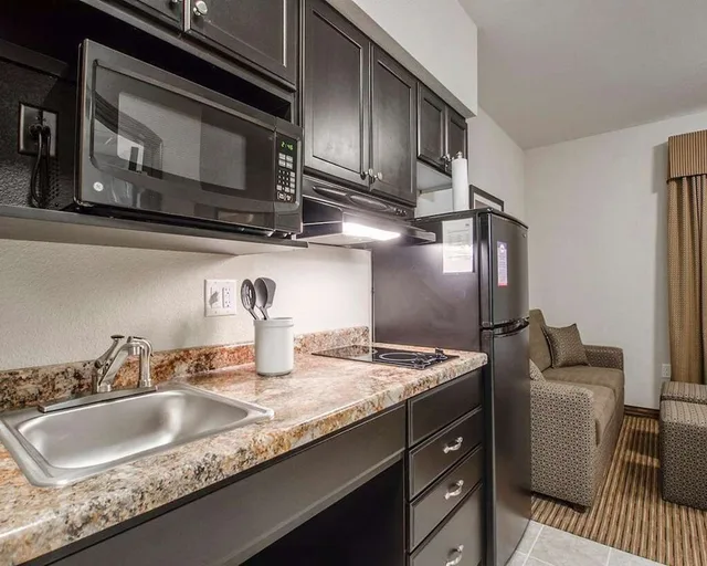 غرفة بسريرين كوين، Travelodge Suites by Wyndham Estevan 8/8