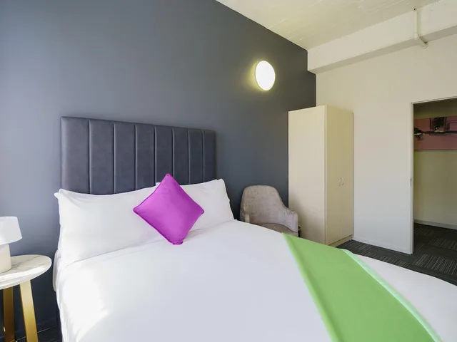 شقة ديلوكس بسرير كوين بغرفة نوم واحدة، Ibis Styles Invercargill 2/8
