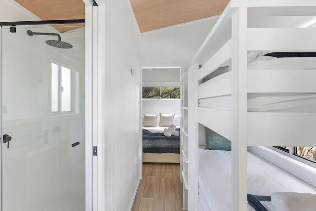 Tiny Home, 1 Queen and 1 Bunk Bed، Reflections Holiday Parks Lennox Head 7/7
