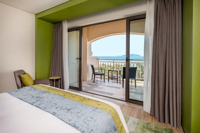 جناح بسرير كينج بإطلالة على البحر بغرفة نوم واحدة، HOLIDAY INN RESORT SANYA BAY 1/4