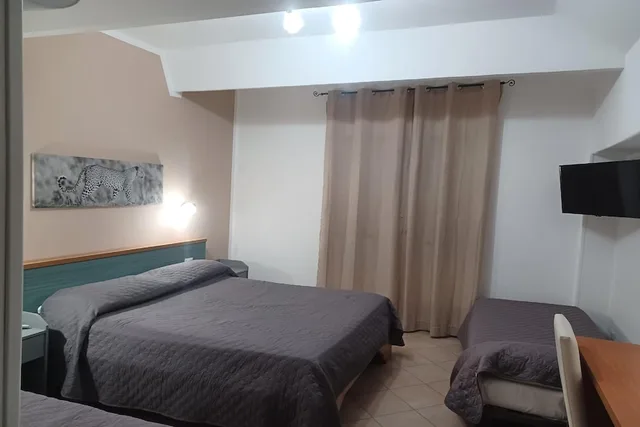 Room, Quadruple, 1 Double and 2 Bunk Beds، Hotel Martini 3/9