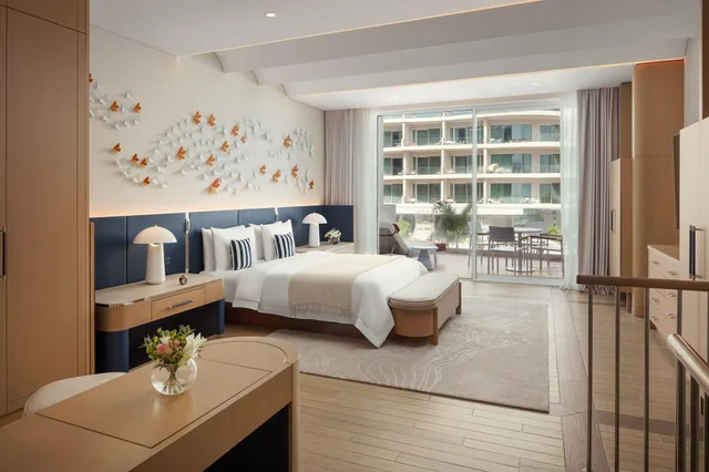 غرفة ديلوكس بسرير مزدوج بإطلالة على المسبح، The St. Regis Al Mouj Muscat Resort 4/6