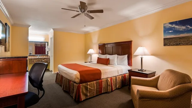 غرفة قياسية بسرير كينج، Best Western Heritage Inn Bakersfield 4/9