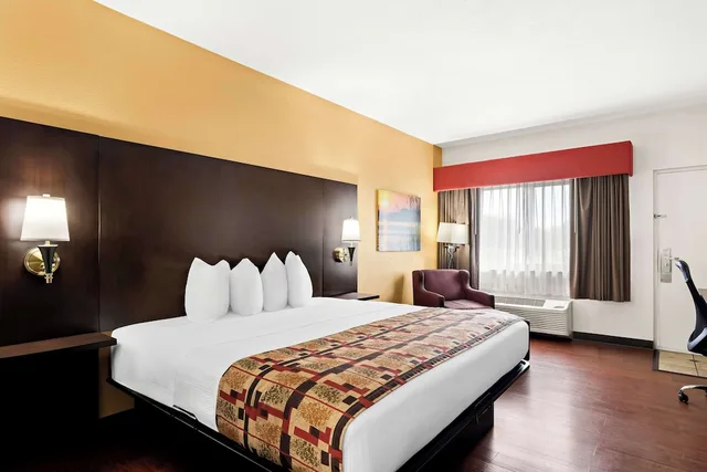 غرفة قياسية بسرير كينج للمدخنين، Best Western Lake Okeechobee 5/10