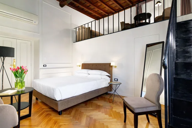 جناح بسرير مزدوج مع أريكة، Splendor Suite Roma 1/3