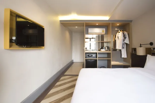 Explorer, Superior, Queen Bed, Vince Hotel Bangkok Pratunam 1/8